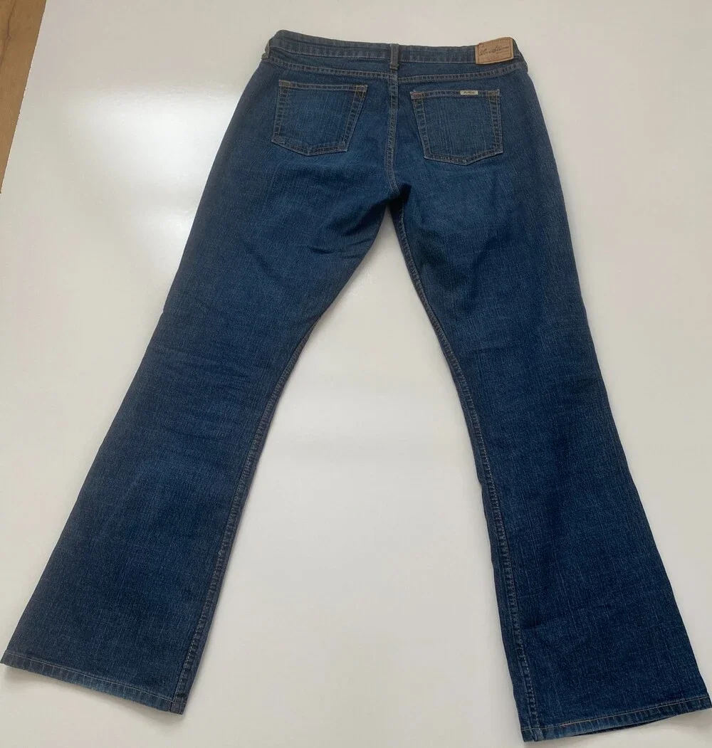 Levi Strauus Signature Women's 12 Medium Stretch Low Rise Boot cut jeans 32